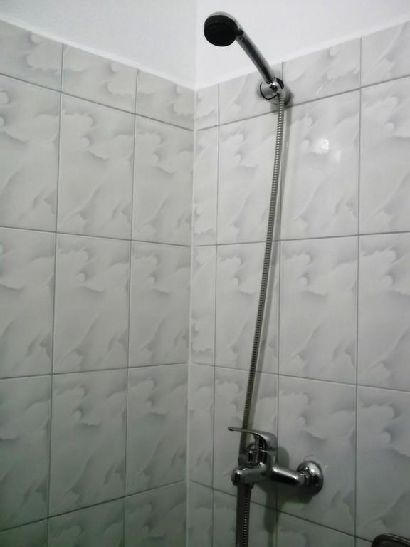Tani'S Guesthouse Ksamil Szoba fotó